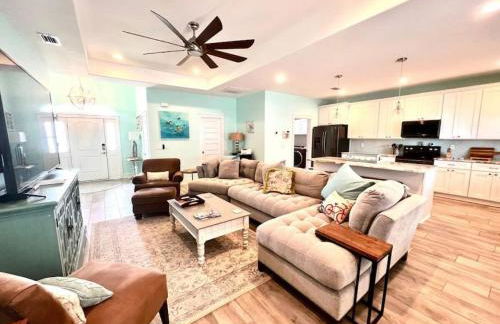 2 Fins Up, Beach Home, Private Pool , Golf Cart, 6 beds - Foto 54