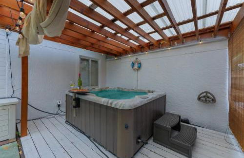 Steps to Sand! - Wellness Escape - Coastal Retreat - Foto 41