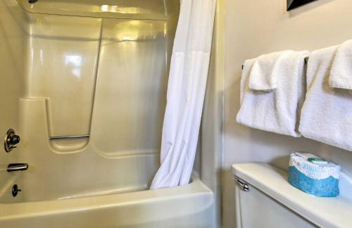 Upson Ski-InandSki-Out, End-Unit Cabin with Fireplace! - Foto 15