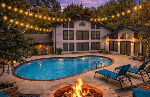 Luxury 7BR Buckhead Oasis w Pool Gameroom Firepit - Foto 1