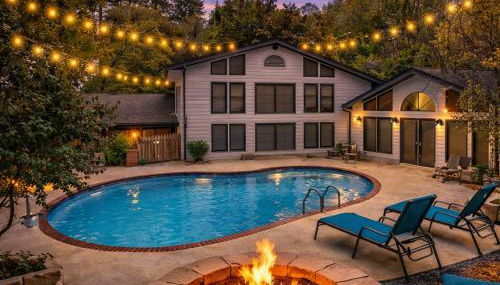 Luxury 7BR Buckhead Oasis w Pool Gameroom Firepit - Foto 1