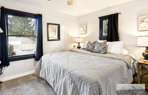 Boho Revival Modern Glam with AC in Downtown Albany - Foto 28