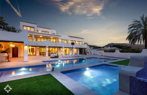 Villa Mar Coral by Abahana Luxe - Photo 1