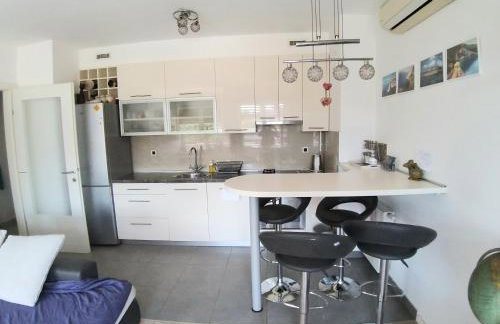 Theos atelier SELF CHECK IN APARTMENT w Free Private Parking - Foto 3