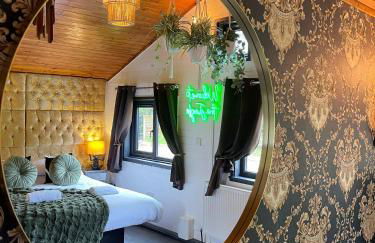 Otter 3 Lodge -Jungle Inspired -Dog Friendly -Private Hot Tub -Warminster-Bath-Salisbury - Foto 51