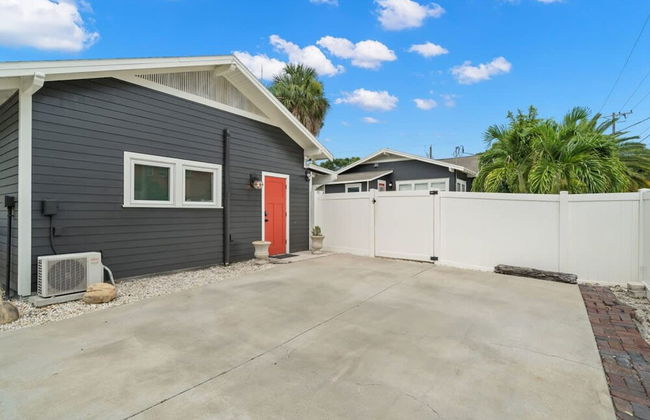 Soho Serenity by Brightwild Pool Hot Tub - Foto 35