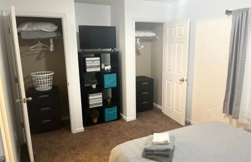 3 Bed 3 Bath Townhome - Foto 3