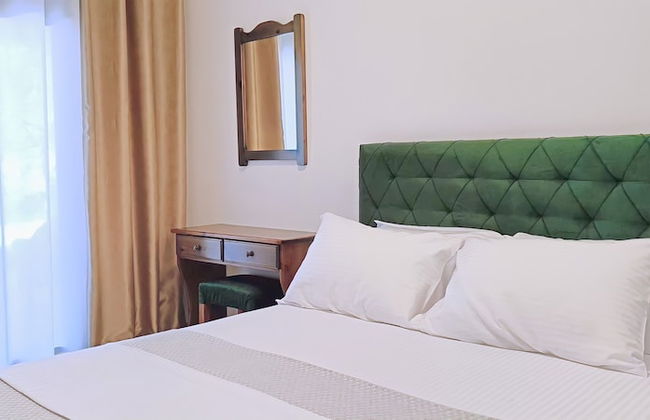 A & A Apartments - Photo 1