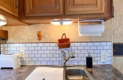 The Glamper Spacious 5th Wheel - Foto 14