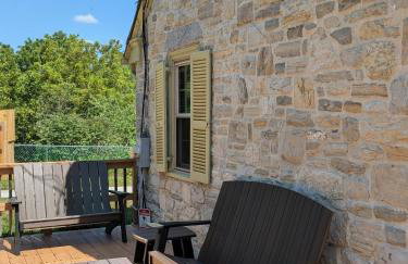 Downingtown Manor - 1900s Farmhouse with Creek Views - Foto 50