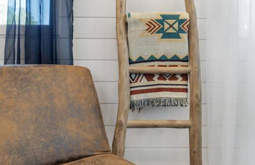 The Lonely Bull Luxury Container Home on 5 Acres - Foto 7