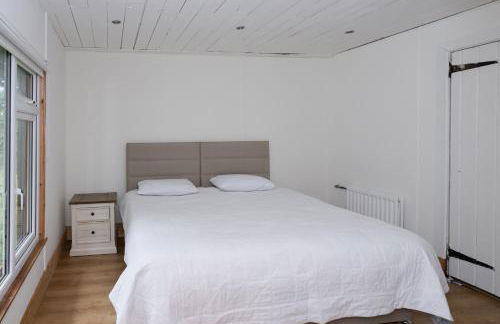 Lilly Lodge; nestled within the forest. - Foto 5