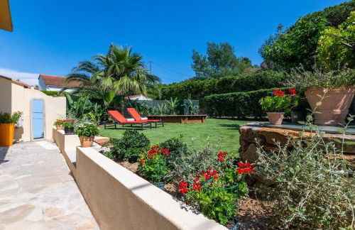 Maison Tropézienne en plein centre avec jardin et piscine - Photo 8