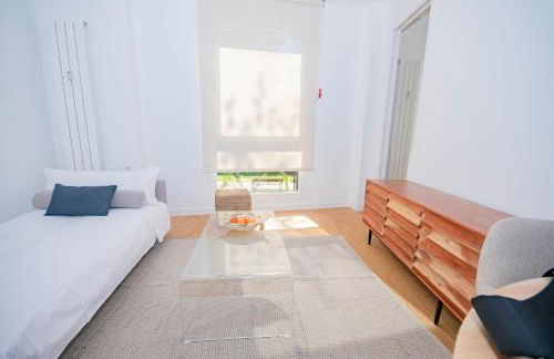 For You Rentals Bonito y acogedor apartamento TEMPORAL cerca al Estadio Bernabeu - Madrid VDS280 - Photo 14