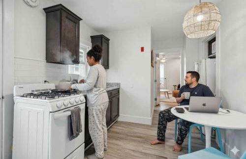 Newly Renovated Private Balcony Steps to Beach - Foto 4