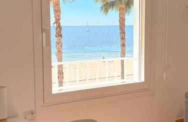 Encantador Apartamento en Primera Línea de Playa - Foto 2