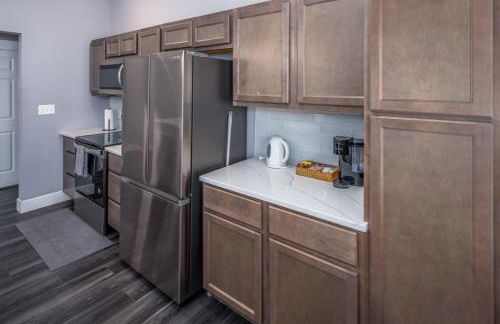 Walnut Hills, 5min to UC, Sleeps 7ppl, Lux Beds, Smart TVs - Foto 33