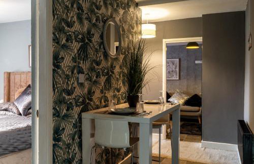 Getaway Accommodation with Pool Table and Jacuzzi! - Foto 4