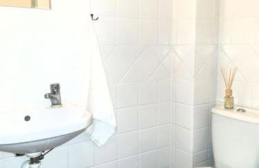 Uroczy dom na ładnym podwarszawskim osiedlu - Foto 17