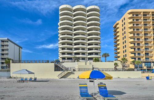 Sleek Beachfront Getaway with Community Perks! - Foto 29