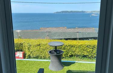 Bovisand Beach Area Chalet, 2-Bed Sea View with Gated Parking & BBQ - Photo 3