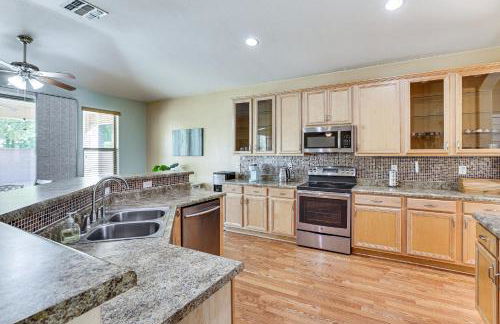 4 Mi to Surprise Stadium! Home with Furnished Patio - Foto 11