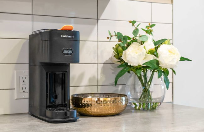 NEW Near Golf Yoga Classes Private Suite Wine - Photo 16