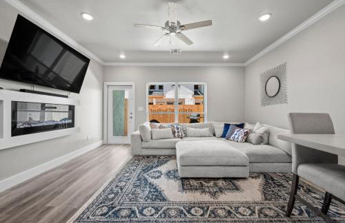 Beautiful New 3 Bedroom Townhouse w/ Private Pool - Foto 24