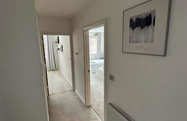 Spacious 4BR 4BA gated townhouse with balconies, Central JQ - Foto 15