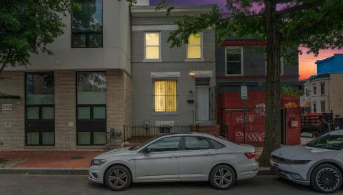 Charming 4-bedroom townhome in fabulous Washington with AC, WiFi - Foto 2