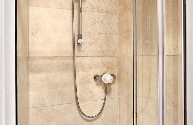 Granville Apartments - Photo 7