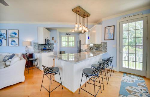 Bayfront White Stone Escape w/ Private Beach! - Photo 8