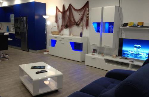 Blue House - Photo 11