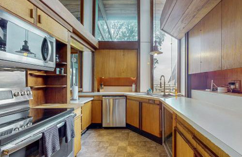 Oceanfront Elk House Bluff View Deck Near beach - Foto 30