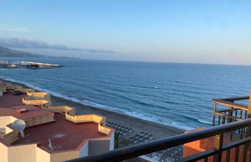 Moderno en primera línea de playa - Foto 26