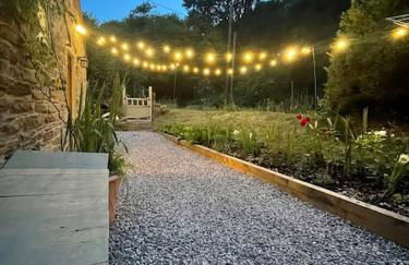 Former Corn Mill Cottage on the North Wales coast - Photo 32