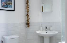 Superb Cintra Beachside Apartments - Photo 14