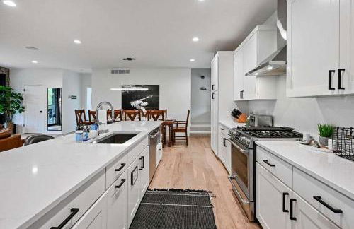 6BR Sand Valley Lodge with Hot Tub Bar & Putting Green - Foto 24