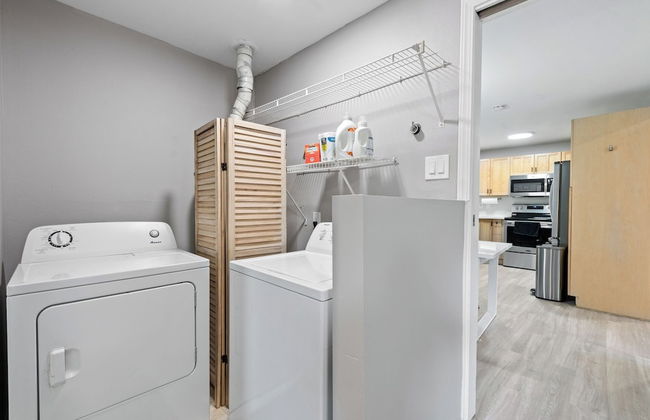 Cheerful Kirkland Home w/AC Big Yard, Walk to Beach - Photo 12