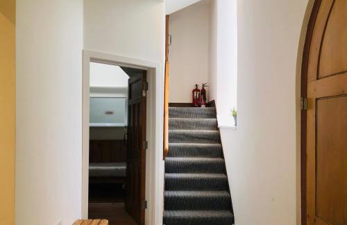 Afan Forest Bunk House-Converted Chapel Sleeps 35 - Foto 14