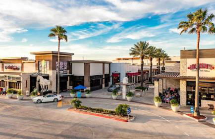 Cozy and Quiet, with Easy Access & Private Garage - Foto 23