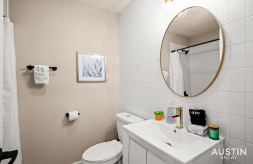 Walk to Restaurants or Cook in Subway Tile Kitchen - Photo 11