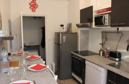 Appartement Quai Ouest, vue entrée port, Stationnement gratuit, Lits faits pour votre arrivée, serviettes de toilettes fournies - Foto 8