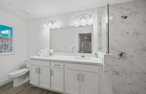 New! Few minutes to Downtown, 10 to the Beach! - Photo 5