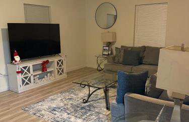Spacious 3 bedroom 2 bath home in Downtown - Foto 67