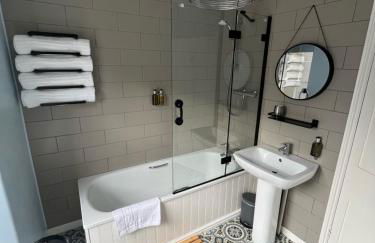 2 bed period cottage sleeps 4 in central Crickhowell - Photo 6