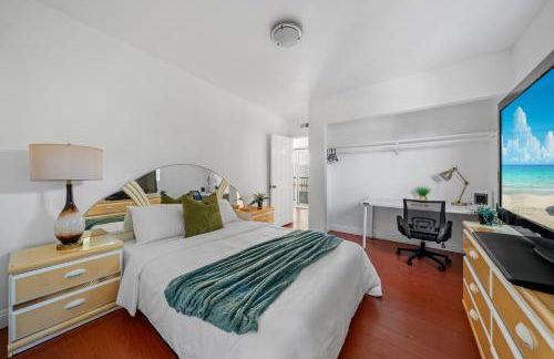 Entire Private Home with 4 Bedrooms 2 Bathrooms, Garage & Gated Yard, Near San Diego Gaslamp, Beach, Available Now - Foto 28