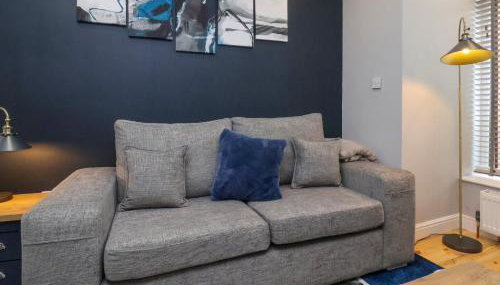 The Dollhouse - Photo 5