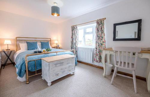 North Cottage, Alderton - Photo 4