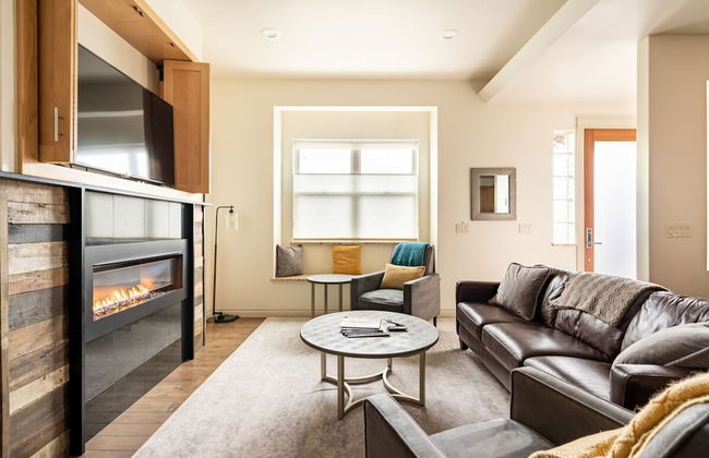 Rooftop Deck Walk to River Downtown Fire pit - Foto 27